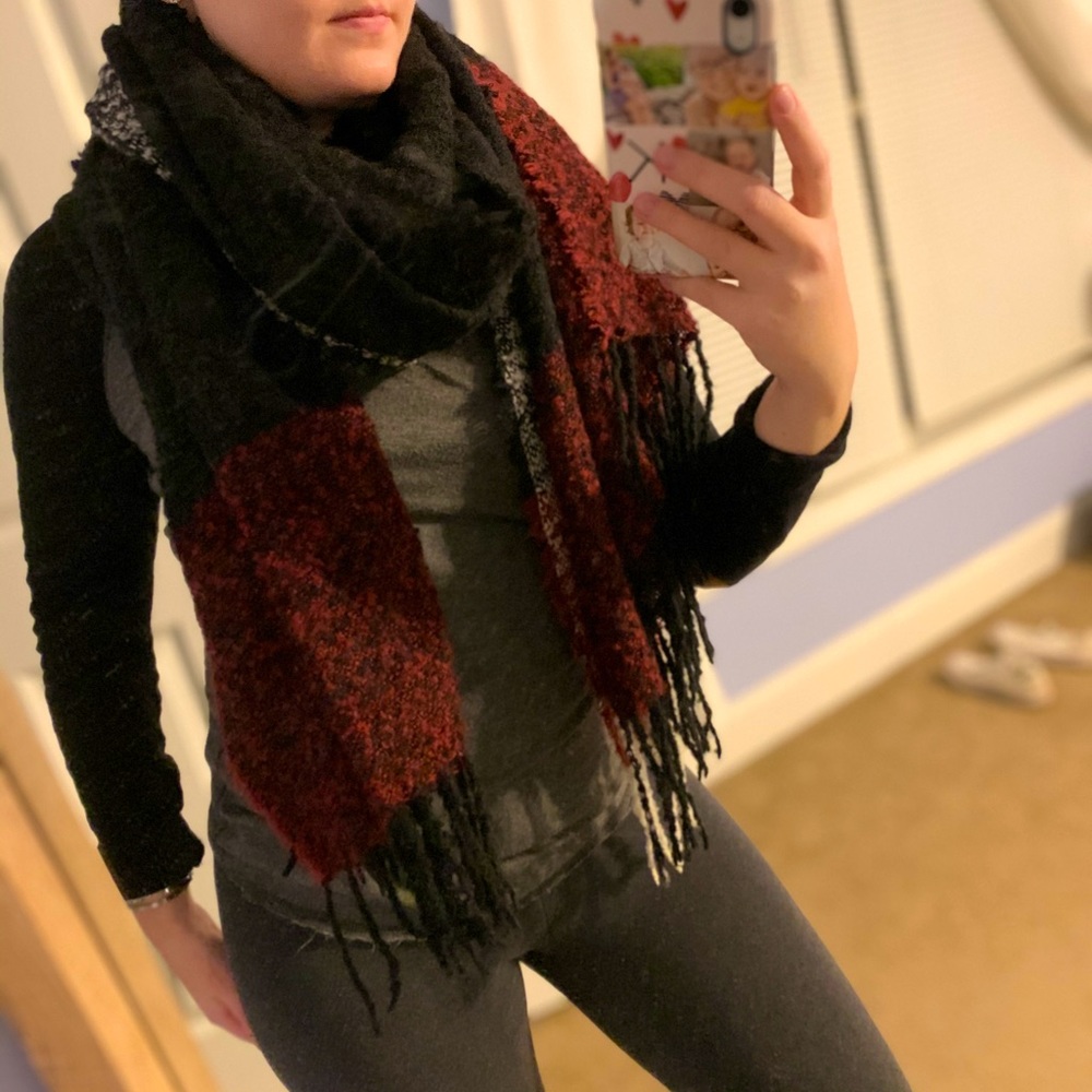 Scarf - Picture 2 of 4